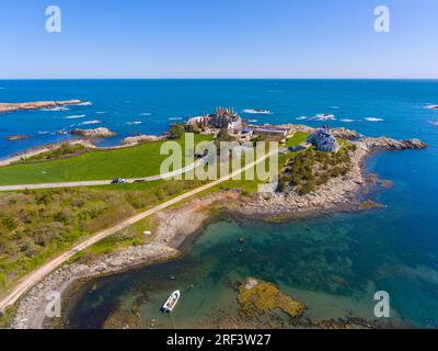 Vue aérienne des demeures historiques à Ocean Drive Historic District près de Goose Neck dans la ville de Newport, Rhode Island RI, États-Unis. Banque D'Images