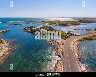 Vue aérienne des demeures historiques à Ocean Drive Historic District près de Goose Neck dans la ville de Newport, Rhode Island RI, États-Unis. Banque D'Images