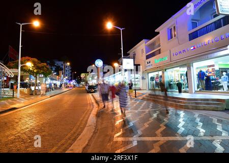 Protaras, Chypre - oct. 6. 2019. Vue générale d ' une rue Protara Banque D'Images