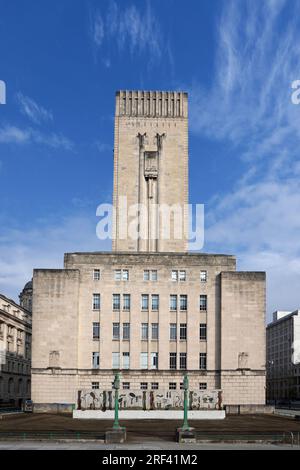 George's Dock Building (1931-1934), un bâtiment Art déco conçu par Herbert Rowse, sur le Pier Head & Waterfront de Liverpool Banque D'Images