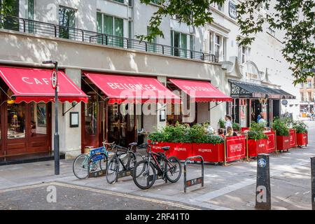 Cafe Bellanger, brasserie située dans la zone piétonne d'Islington Green, à la jonction d'Upper Street et d'Essex Road, Londres, Royaume-Uni Banque D'Images