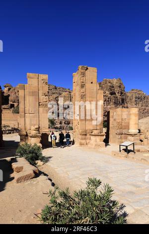 Vue sur la rue à colonnades, Petra ville, site du patrimoine mondial de l'UNESCO, Wadi Musa, Jordanie, Moyen-Orient Banque D'Images