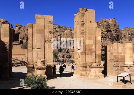 Vue sur la rue à colonnades, Petra ville, site du patrimoine mondial de l'UNESCO, Wadi Musa, Jordanie, Moyen-Orient Banque D'Images