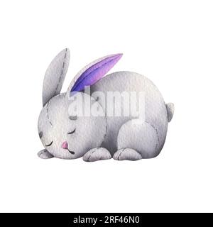 Un joli lapin gris endormi cousu à partir de tissu avec des oreilles lilas. Illustration à l'aquarelle, dessinée à la main. Elément isolé sur fond blanc. Banque D'Images