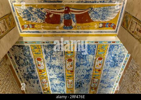 Couloir dans la tombe de Ramsès IV, KV2, dans la Vallée des Rois Banque D'Images