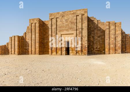 Entrée au complexe funéraire de Djoser à Saqqara Banque D'Images