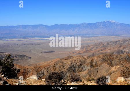 Le défaut de San Andreas est un défaut de transformateur continental. Vue panoramique vue depuis le parc national Joshua Tree. Californie, États-Unis. Banque D'Images