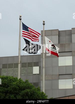 Drapeaux américains, californiens et prisonniers de guerre MIA volant à Los Angeles, Californie, Banque D'Images