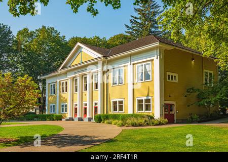 Fort Langley, Colombie-Britannique Canada - salle communautaire de fort Langley par une journée ensoleillée d'été. Photo de voyage, personne, vue sur la rue-octobre 10,2022 Banque D'Images