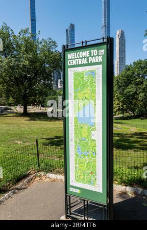 Bienvenue au panneau Central Park avec carte, New York City, USA 2023 Banque D'Images