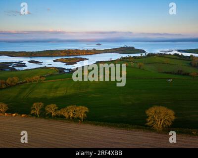 Aérien des îles sur Strangford Lough près de Whiterocks, comté de Down, Irlande du Nord Banque D'Images