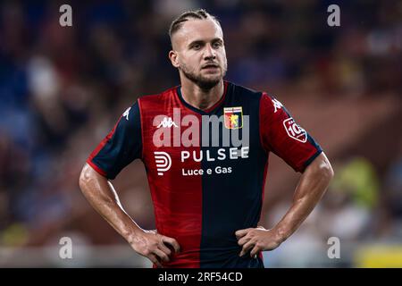 George Puscas de Genoa CFC regarde pendant le match amical de pré-saison entre Genoa CFC et AS Monaco. Banque D'Images