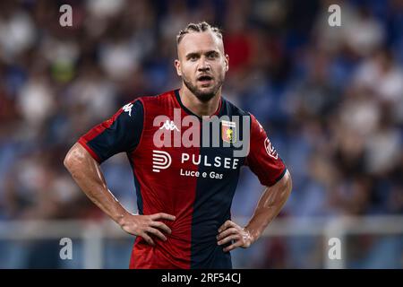 George Puscas de Genoa CFC regarde pendant le match amical de pré-saison entre Genoa CFC et AS Monaco. Banque D'Images