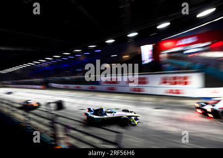 LONDRES, ROYAUME-UNI. 30 juillet 2023. Vue générale de la course de dimanche lors de l’E-Prix ABB FIA Formula E 2023 Hankook London à l’Excel le dimanche 30 juillet 2023 à LONDRES, ANGLETERRE. Crédit : Taka G Wu/Alamy Live News Banque D'Images