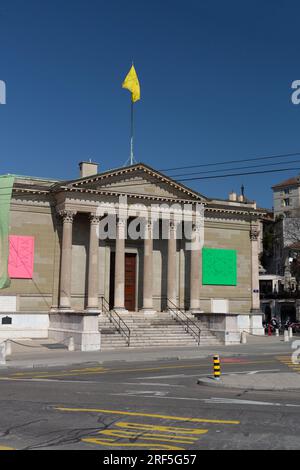 Genève, Suisse - 25 mars 2022 : la place Neuve est l'une des places principales de la ville de Genève. Son nom officiel actuel est la place de Neuve, nommée Banque D'Images