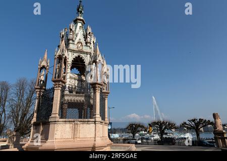 Genève, Suisse - 25 mars 2022 : le monument Brunswick est un mausolée construit en 1879 dans le jardin des Alpes pour commémorer Charles II, duc de BR Banque D'Images