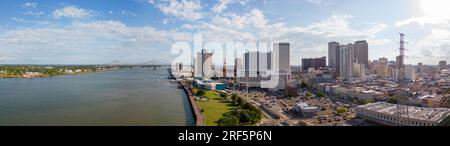 Panorama aérien Downtown New Orleans Mississippi River circa scène Banque D'Images