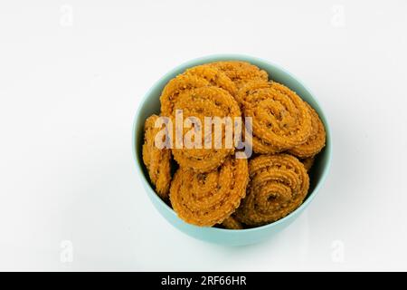 MURUKKU, Kerala collation spéciale à base de farine de riz, image isolée disposée sur fond blanc. Banque D'Images