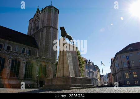 St. Cathédrale de Blasii et statue du Lion, Burgplatz, Brunswick, Basse-Saxe, Allemagne, Castle Lion Banque D'Images