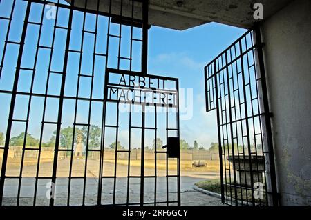 Porte d'entrée du camp de concentration de Sachsenhausen, site commémoratif, camp de concentration, Sachsenhausen, Oranienburg, Brandenburg, Allemagne Banque D'Images