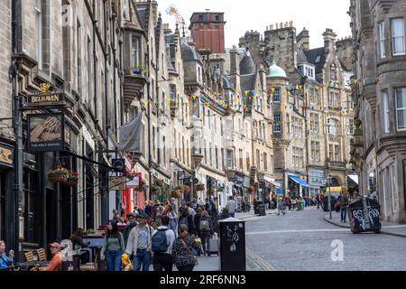 Édimbourg, Écosse, Grande-Bretagne : 2023, juillet 18 - scène de rue dans la vieille ville d'Édimbourg Banque D'Images