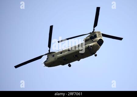 Zweimotoriger US-Militärhubschrauber Boeing CH-47F Chinook, Archivbild Banque D'Images