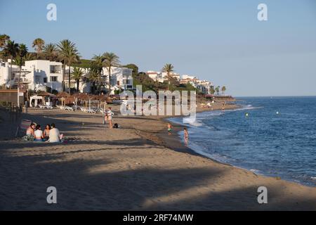 Plage de Calahonda, Mijas Costa, Málaga, Espagne. Banque D'Images