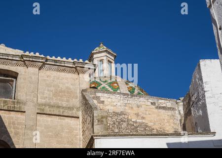 Aperçu de la ville blanche d'Ostuni, Pouilles, Italie, Europe Banque D'Images