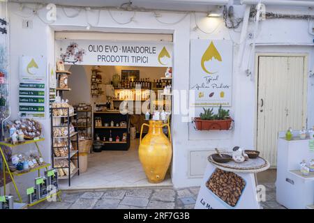 Aperçu de la ville blanche d'Ostuni, Pouilles, Italie, Europe Banque D'Images