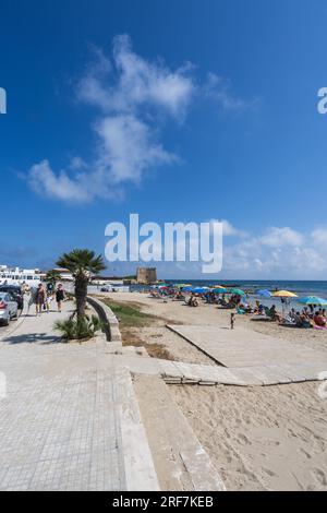 Plage à Torre Santa Sabina, Carovigno, Pouilles, Italie, Europe Banque D'Images