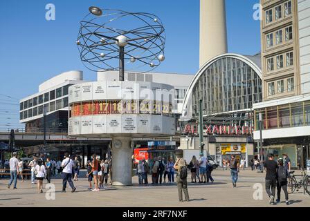 Weltzeituhr, Alexanderplatz, Mitte, Berlin, Deutschland *** Légende locale *** , Berlin, Deutschland Banque D'Images