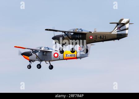 Avions de soutien T-17 de la Royal Danish Air Force SAAB de Baby Blue Display Team volant au Royal International Air Tattoo Airshow, RAF Fairford, Royaume-Uni Banque D'Images