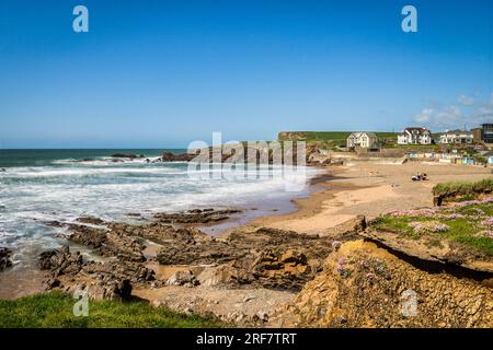 15 mai 2023 : Bude, Cornwall - Crooklets Beach, un lieu de surf populaire à Bude, Cornwall. Banque D'Images
