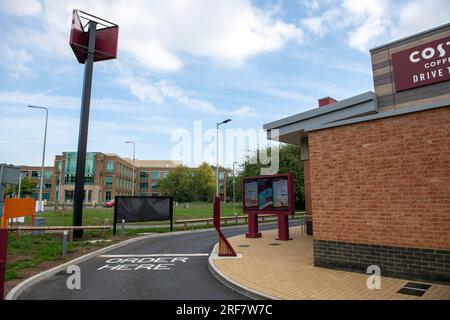 Un drive Costa Coffee à Newbury Berkshire, commandez ici Lane Banque D'Images