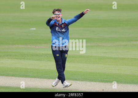 Liam Trevaskis de Durham célèbre le guichet de Kashif Ali de Worcestershire lors du match de la Metro Bank One Day Cup entre le Durham County Cricket Club et Worcestershire au Seat unique Riverside, Chester le Street le mardi 1 août 2023. (Photo : Robert Smith | MI News) crédit : MI News & Sport / Alamy Live News Banque D'Images