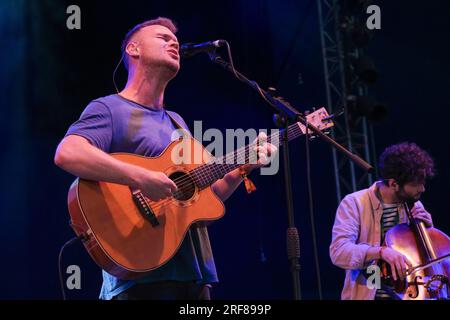 Le chanteur folk Sam Kelly joue au Womad, Charlton Park, Royaume-Uni. 27 juillet 2023 Banque D'Images