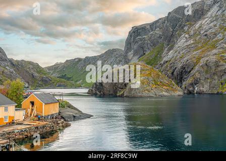 Village Nusfjord sur l'île Flagstadoy, Lofoten, Norvège Banque D'Images