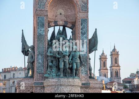 Le Monument de la République sur la place Taksim à Istanbul, Turquie Banque D'Images