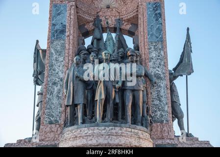 Le Monument de la République sur la place Taksim à Istanbul, Turquie Banque D'Images