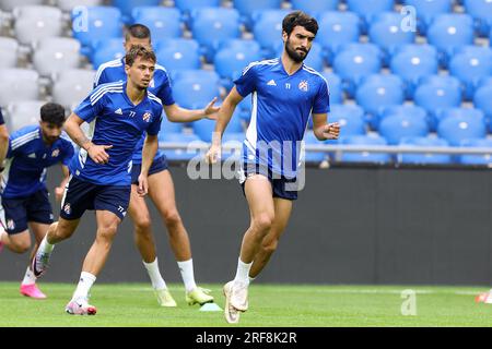 Astana, Kazahstan. 01 août 2023. 01.08.2023., Astana Arena, Astana, Kazahstan - Sluzbeni Trening GNK Dinamo dan uoci uzvratne utakmice 2. Pretkola UEFA Lige prvaka, FC Astana - GNK Dinamo. Mahir Emreli et Dario Spikic de GNK Dinamo sont vus pendant la séance d'entraînement avant UEFA Champions League, deuxième tour de qualification, match de 2e étape entre Astana et Dinamo Zagreb à Astana Arena à Astana, Kazakhstan, le 1 août 2023. Photo : Goran Stanzl/PIXSELL crédit : Pixsell/Alamy Live News Banque D'Images