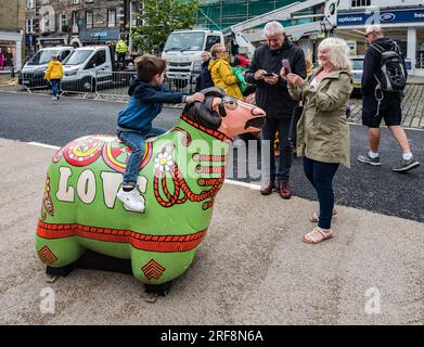 Célébration du « Yorkshire Day » dans le centre-ville de Skipton le 1 août 2023. Banque D'Images