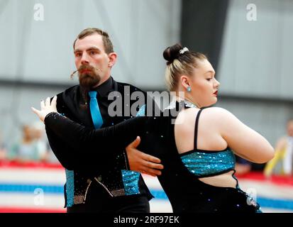 Lincoln, ne, États-Unis. 24 juillet 2023. Donald Thomas et Sarah Wellock participent à la finale de danse par équipe Freshman/sophomore ''A'' aux Championnats nationaux de patinage à roulettes 2023 à Lincoln, ne. Larry C. Lawson/CSM (Cal Sport Media via AP Images). Crédit : csm/Alamy Live News Banque D'Images