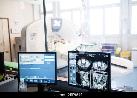 Scanner dans un service de radiologie hospitalier. Banque D'Images