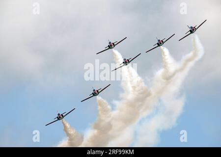 Exposition de l'armée de l'air espagnole TEM la Patrulla Águila au Royal International Air Tattoo 2023 Banque D'Images