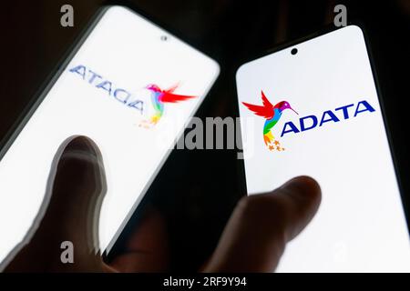 Pologne. 01 août 2023. Dans cette illustration photo, logo Adata vu affiché sur un smartphone. Crédit : SOPA Images Limited/Alamy Live News Banque D'Images