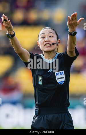 Wellington, Wellington, Nouvelle-Zélande. 27 juillet 2023. L'arbitre Yoshimi Yamashita devient animée lors du match du groupe E de la coupe du monde féminine 2023 entre les États-Unis et les pays-Bas au Wellington Regional Stadium à Wellington, Nouvelle-Zélande (image de crédit : ©James Foy/Alamy Live News) Banque D'Images