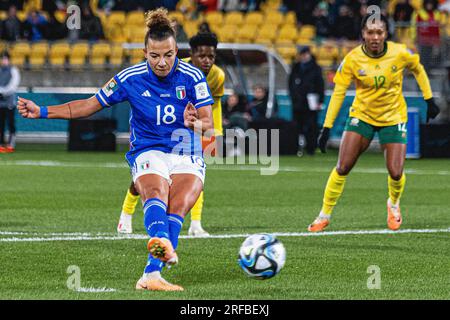 Wellington, Wellington, Nouvelle-Zélande. 2 août 2023. Arianna Caruso, italienne, a fait un penalty lors du match de groupe G de la coupe du monde féminine de la FIFA 2023 entre l'Afrique du Sud et l'Italie au stade régional de Wellington, en Nouvelle-Zélande (image de crédit : ©James Foy/Alamy Live News) Banque D'Images