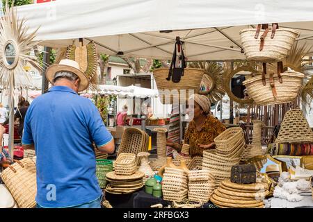 Marché de rue, Marseillan, Hérault, Occitanie, France Banque D'Images