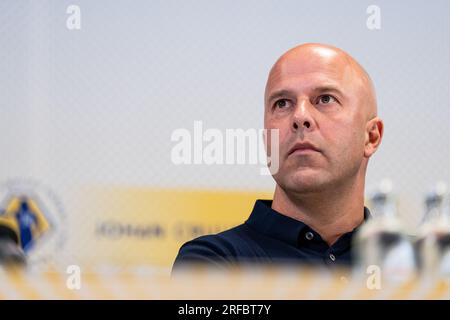 Zeist, pays-Bas. 02 août 2023. Zeist - l'entraîneur de Feyenoord Arne Slot lors de la conférence de presse entre Feyenoord et PSV pour le Johan Cruijff Schaal XXVII sur le campus KNVB le 2 août 2023 à Zeist, aux pays-Bas. Crédit : photos boîte à boîte/Alamy Live News Banque D'Images