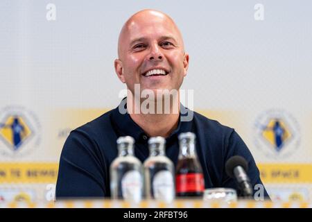 Zeist, pays-Bas. 02 août 2023. Zeist - l'entraîneur de Feyenoord Arne Slot lors de la conférence de presse entre Feyenoord et PSV pour le Johan Cruijff Schaal XXVII sur le campus KNVB le 2 août 2023 à Zeist, aux pays-Bas. Crédit : photos boîte à boîte/Alamy Live News Banque D'Images